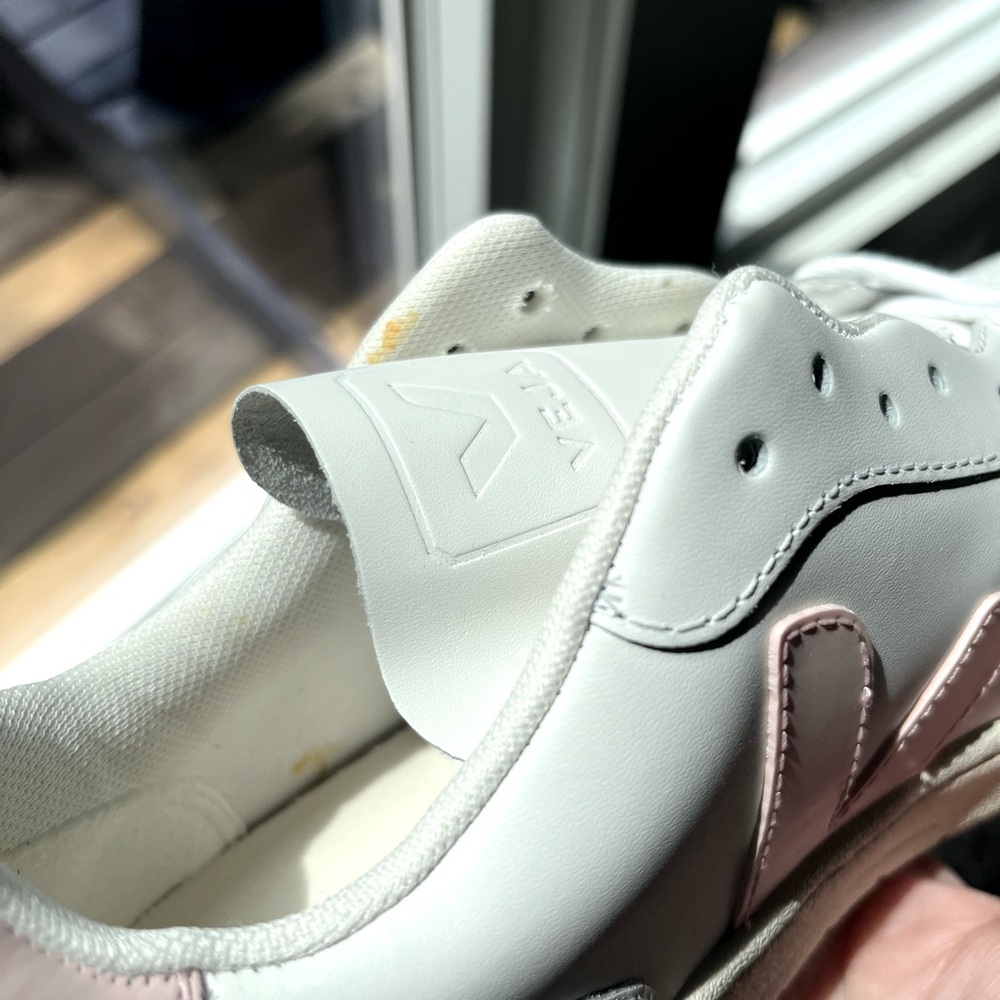 VEJA V-10 LEATHER SNEAKERS IN WHITE PETALE 40 9 - Picture 11 of 12
